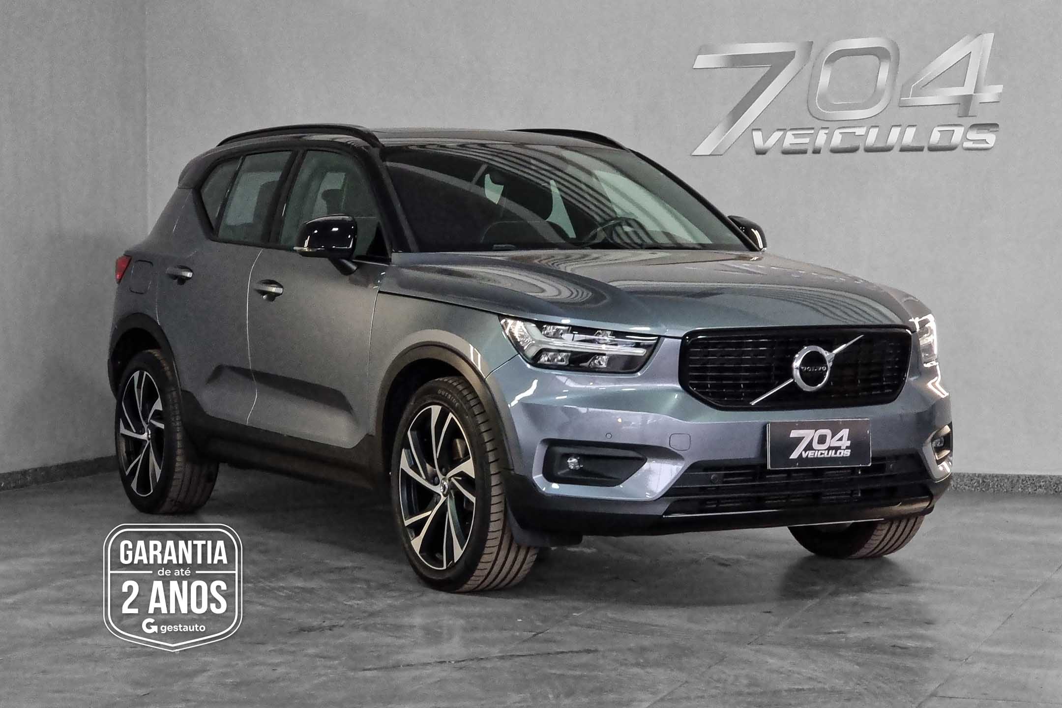 VOLVO-XC40 T5 R-DESIGN