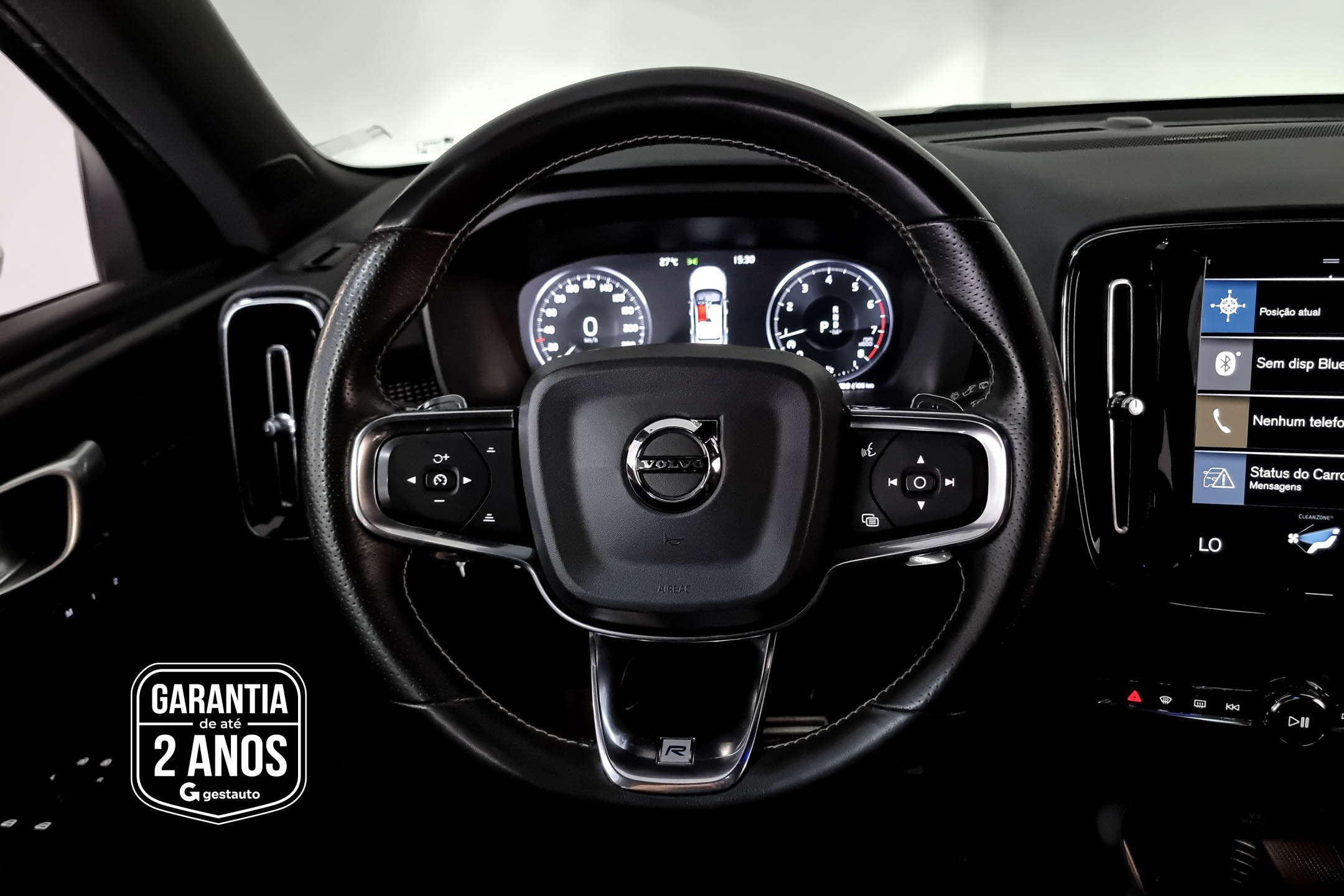 VOLVO-XC40 T5 R-DESIGN