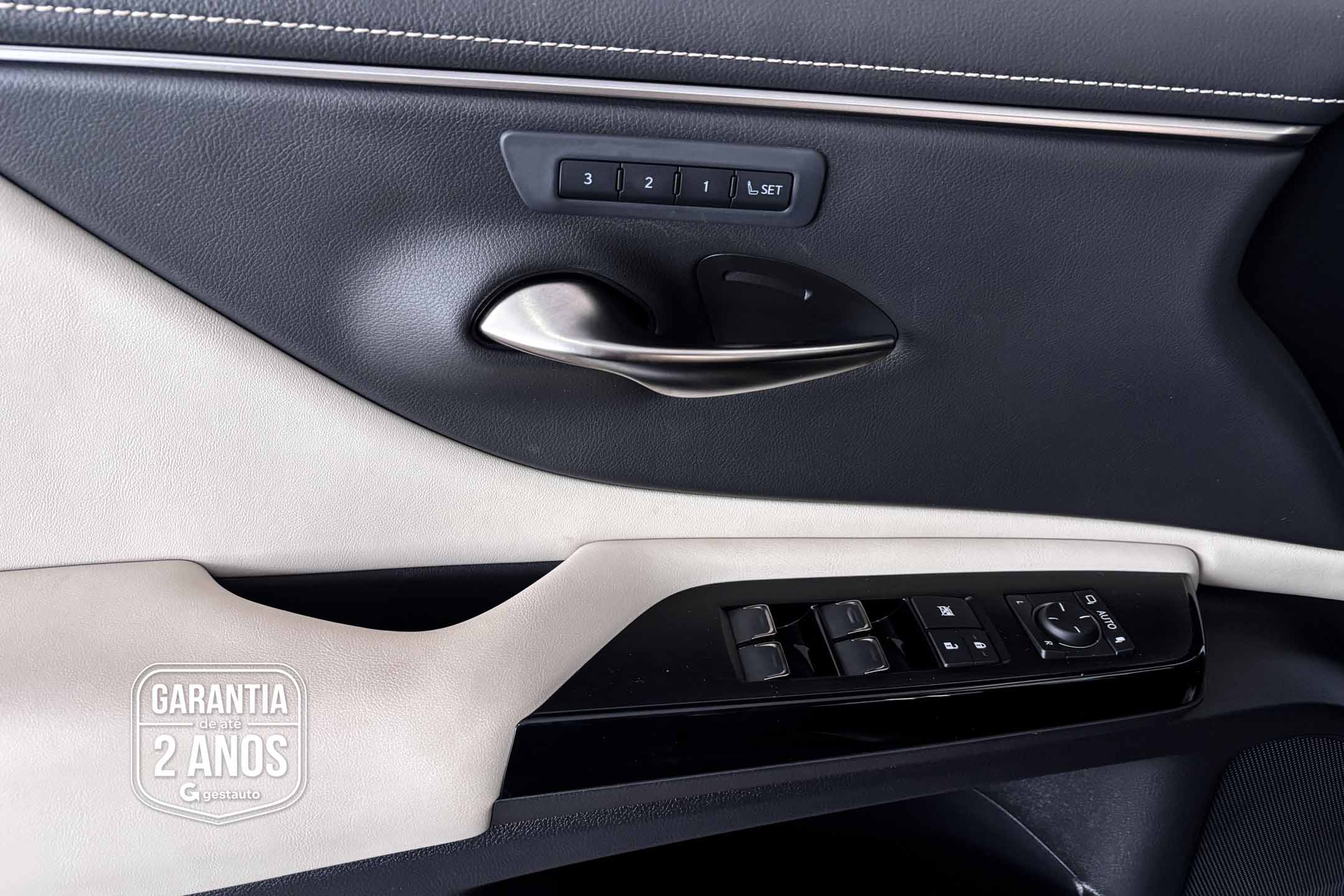 LEXUS-ES300H