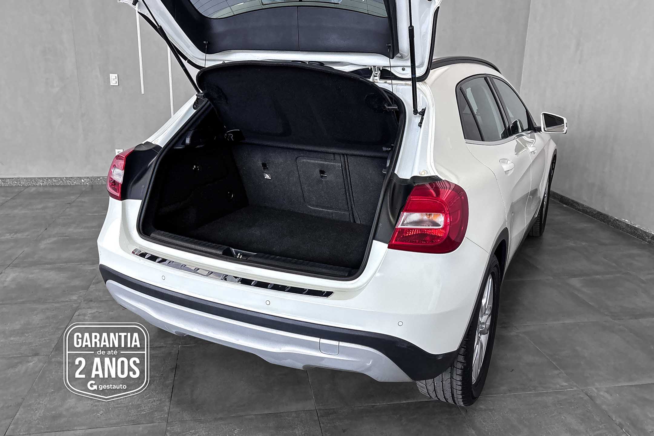 MERCEDES BENZ-GLA200FF