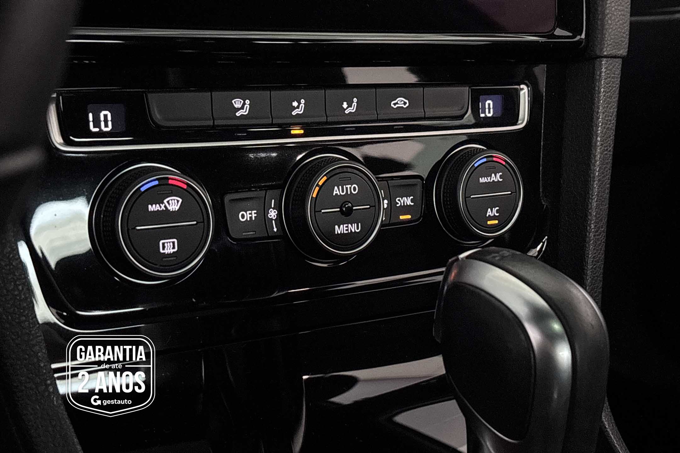 VW - VOLKSWAGEN-GOLF GTI AC