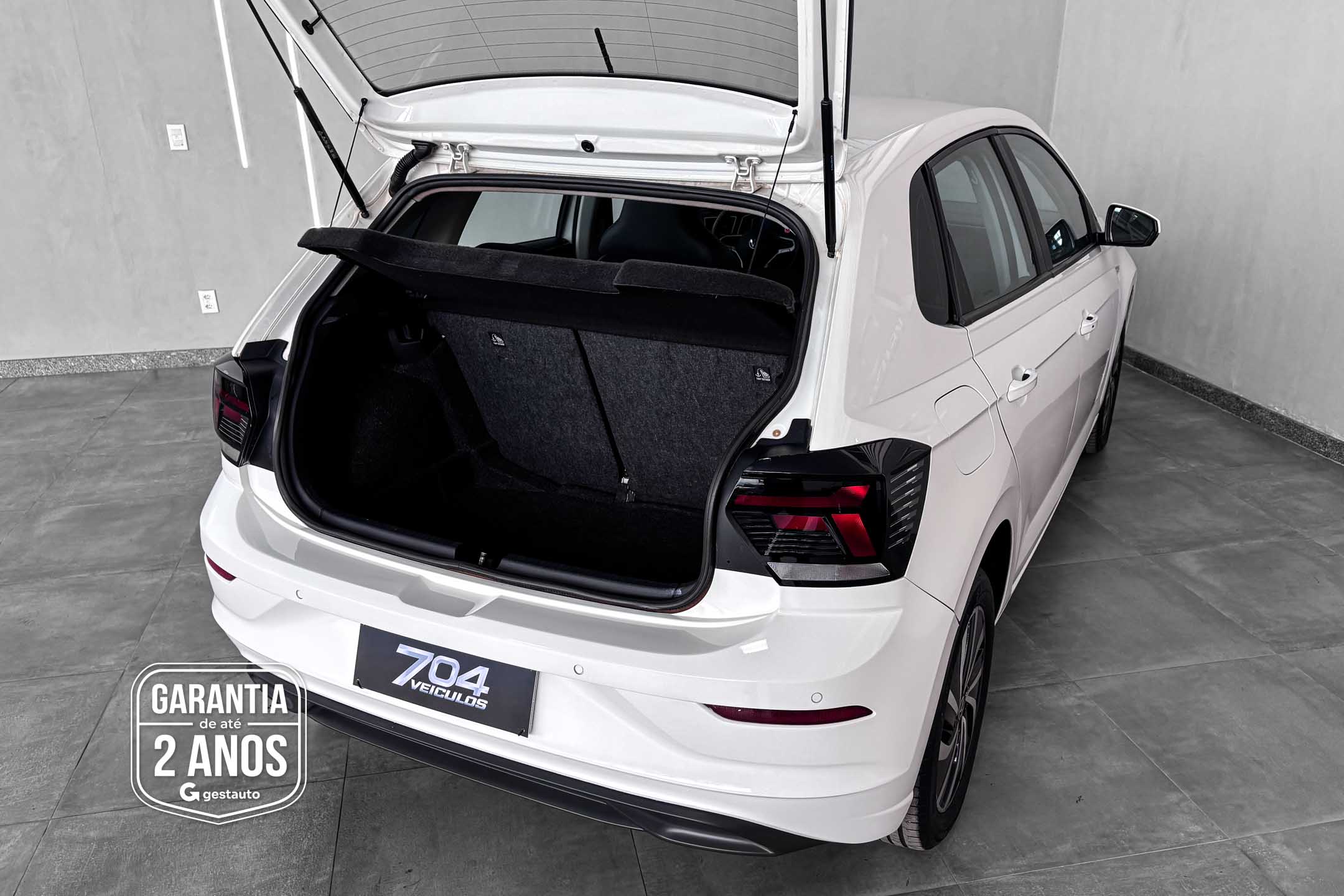 VW - VOLKSWAGEN-POLO HIGHLINE AB