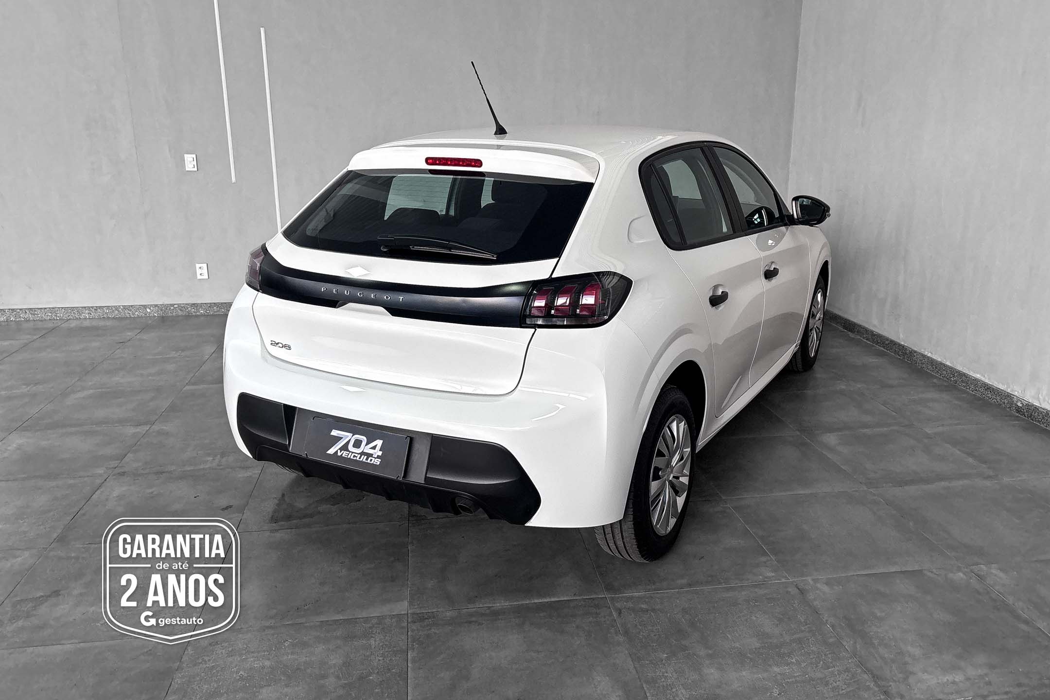 PEUGEOT-208 LIKE MT