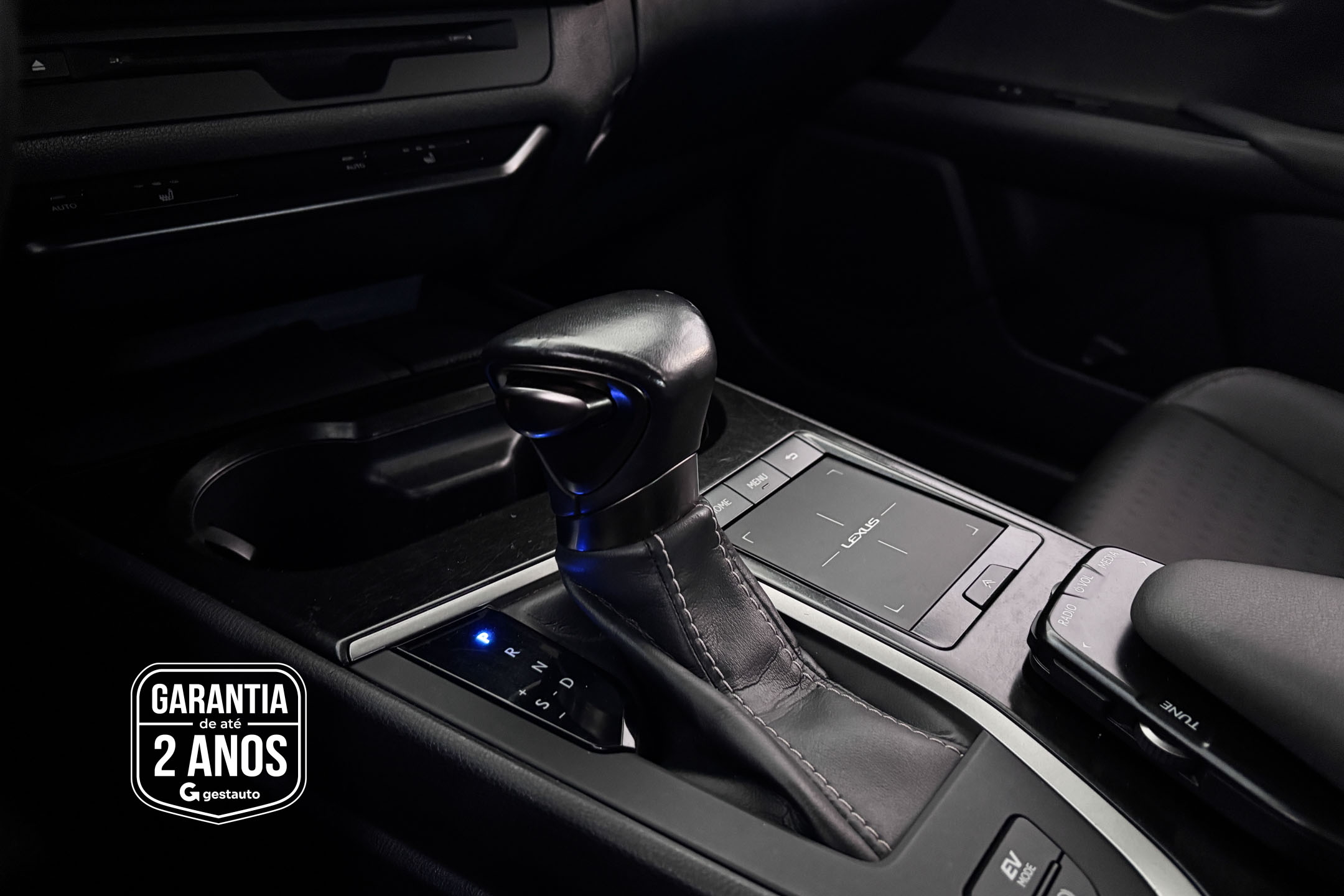 LEXUS-UX 250H DYNAMIC
