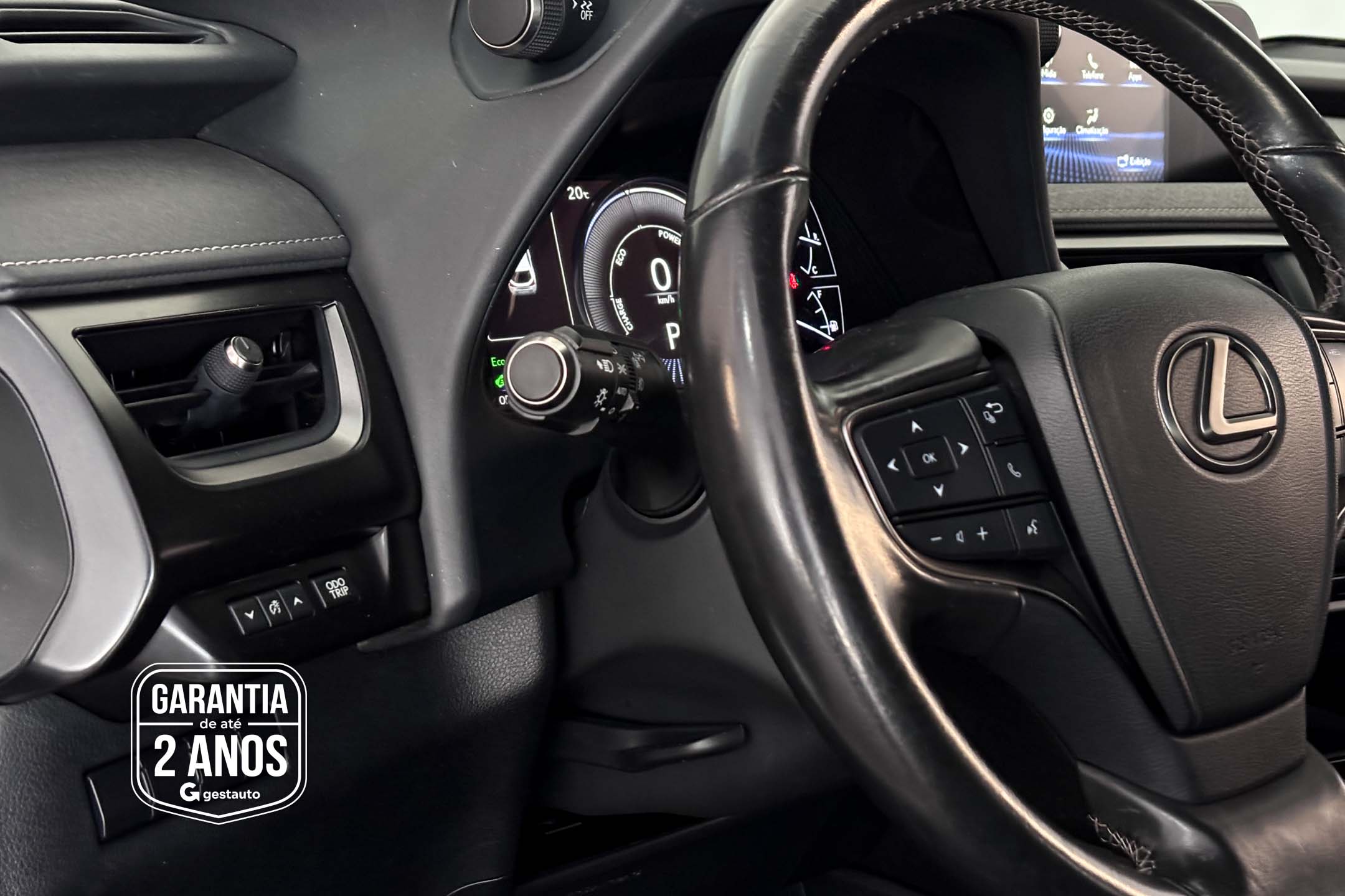 LEXUS-UX 250H DYNAMIC
