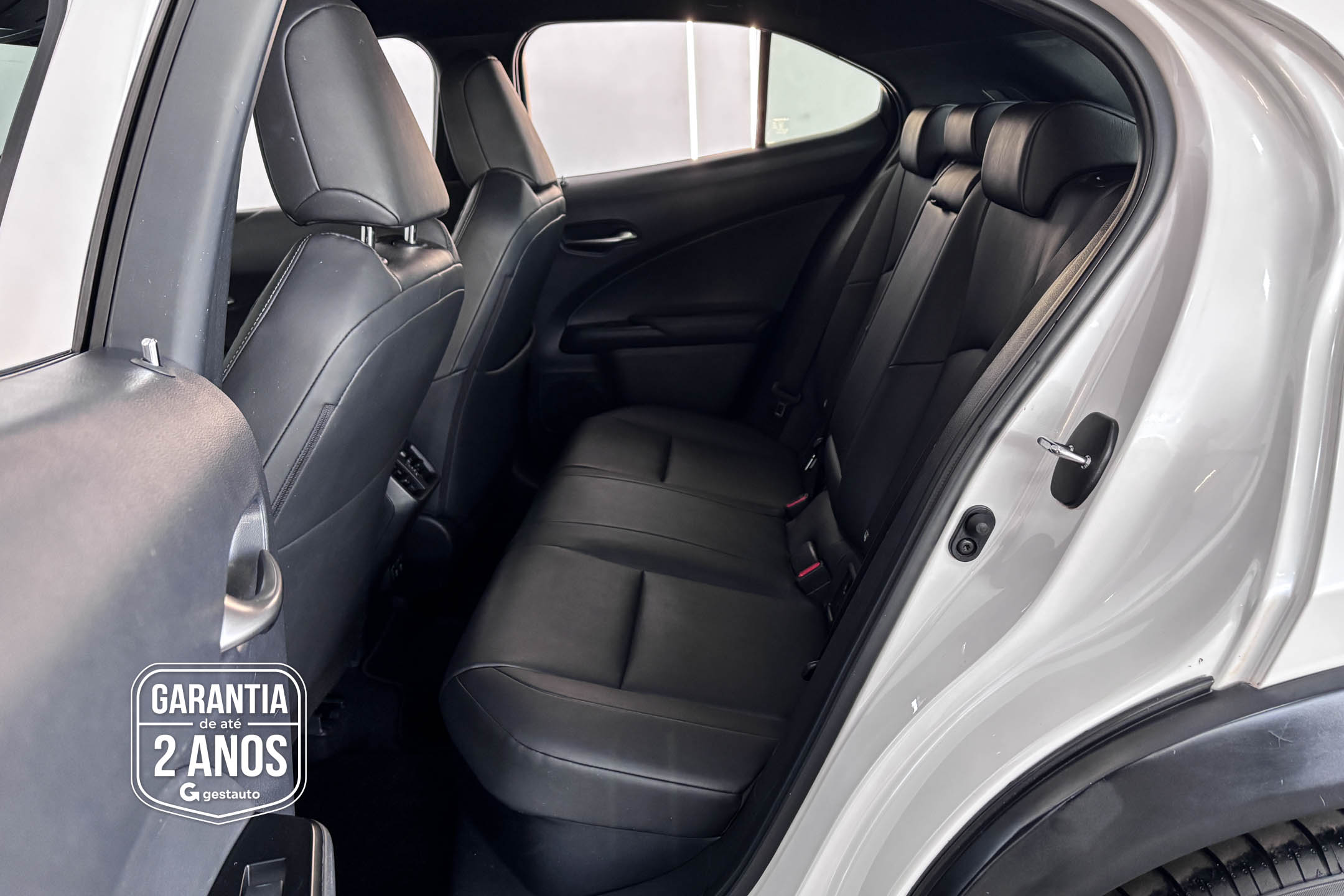 LEXUS-UX 250H DYNAMIC