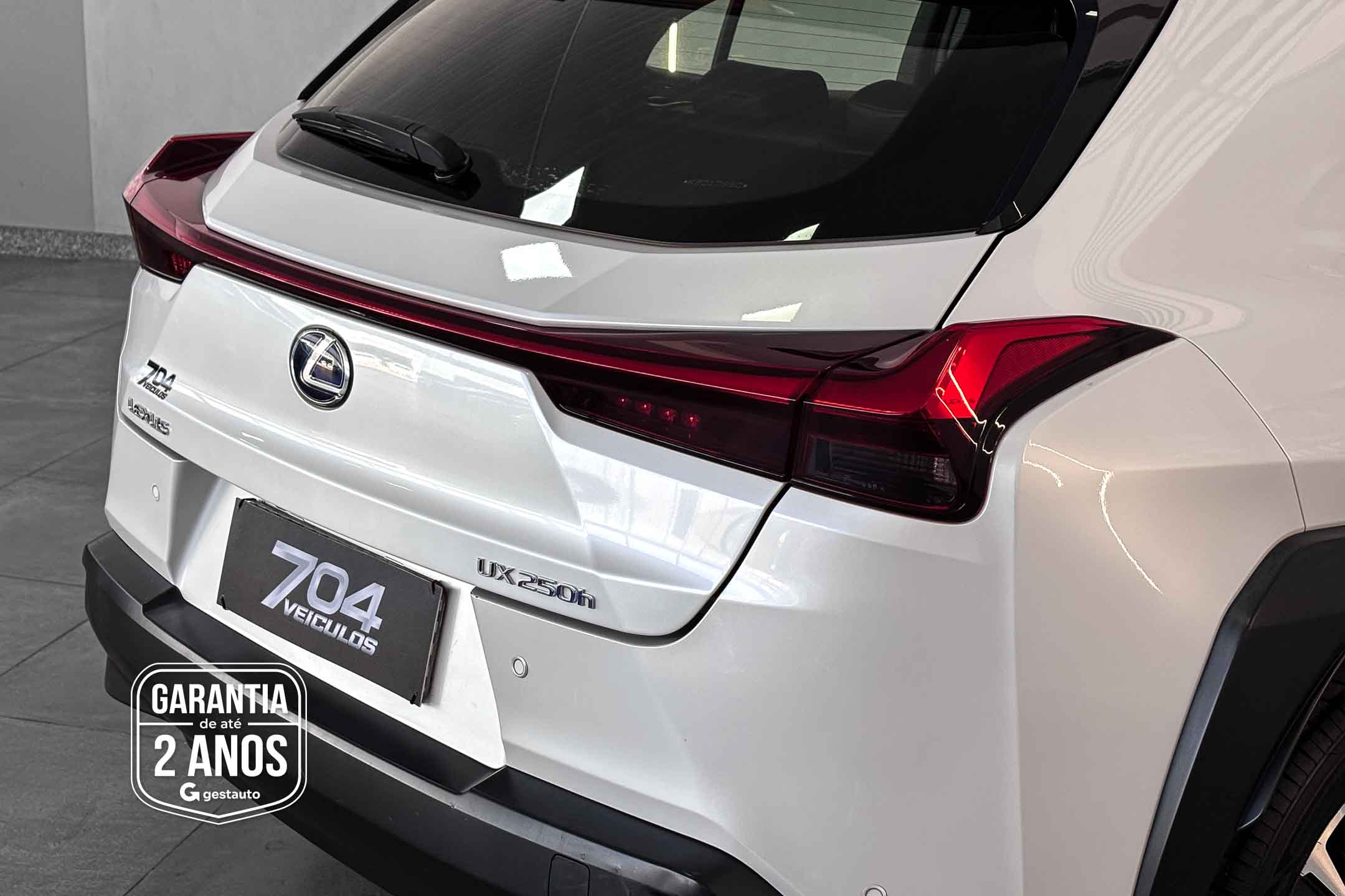 LEXUS-UX 250H DYNAMIC